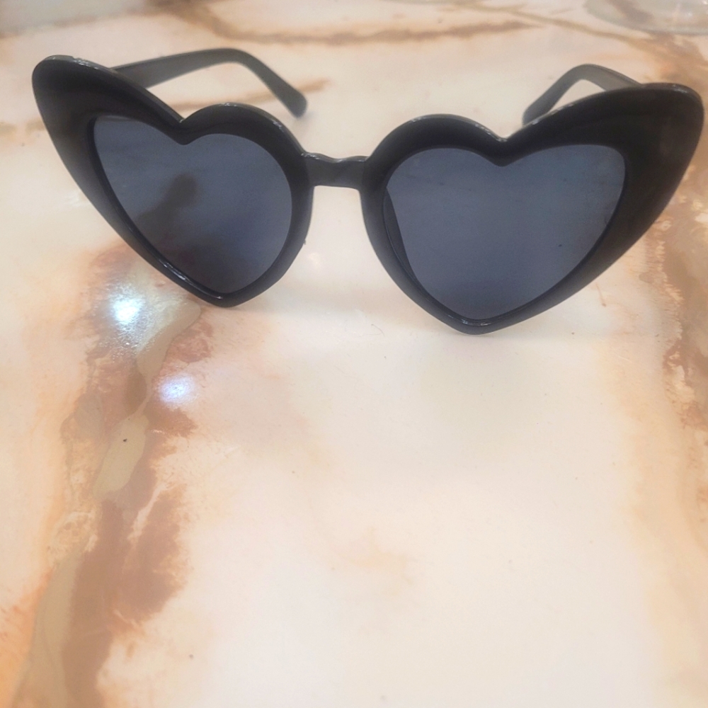 Women's Heart-shaped lens casual style sunglasses